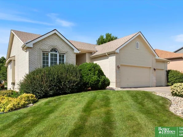 17320 Windsor Dr, Omaha, NE 68118