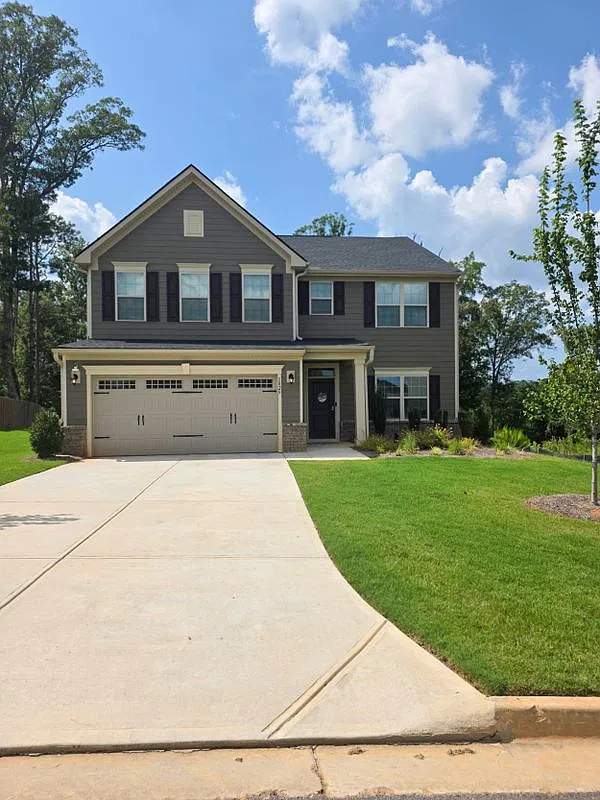 5 bed, 2.5 bath, 2748 sqft, $2,899 — Photo 1