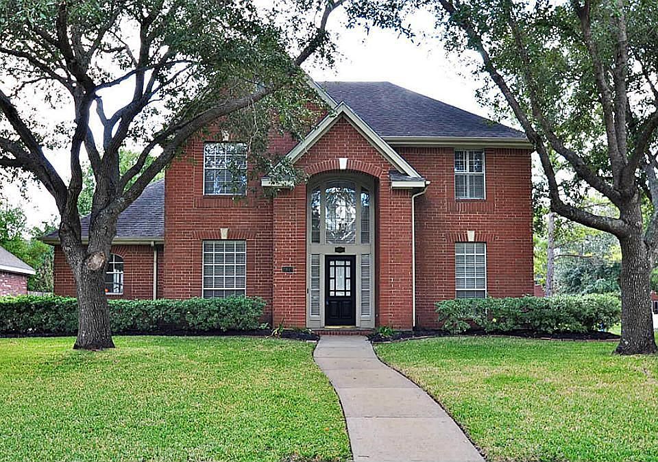 1st image of 19619 Cottage Park Cir
