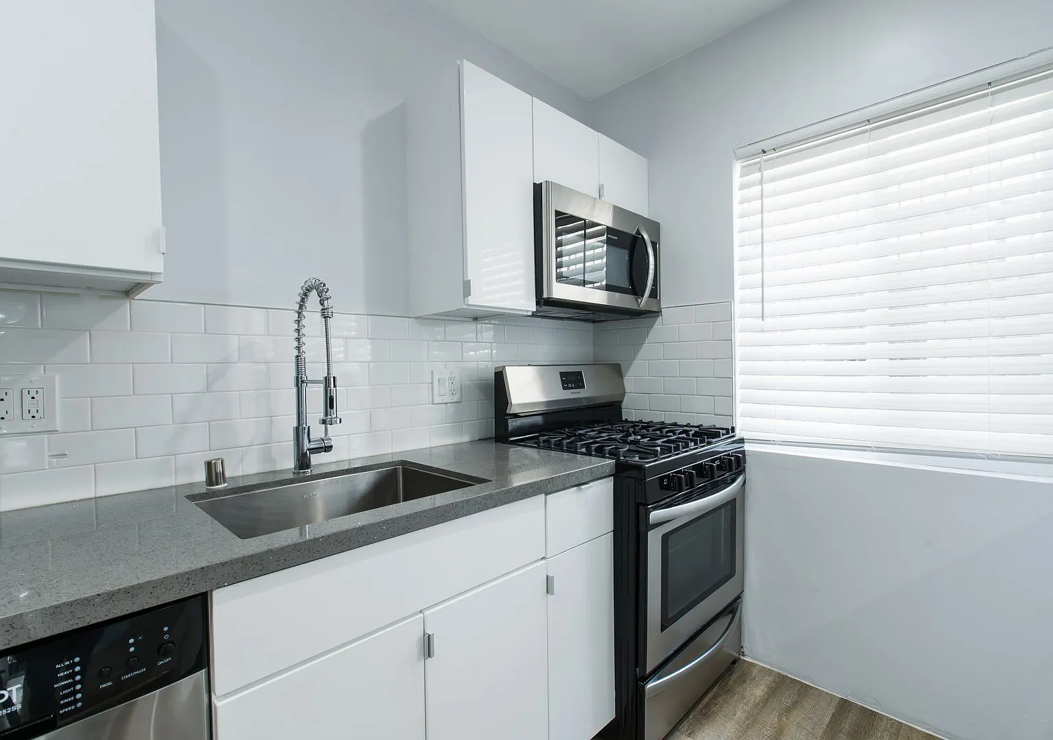Runyon Canyon Properties, LLC (1636 N. Fuller Avenue) — Photo 2