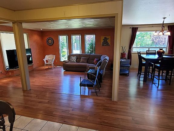 4th image of 402 S 31st Ave