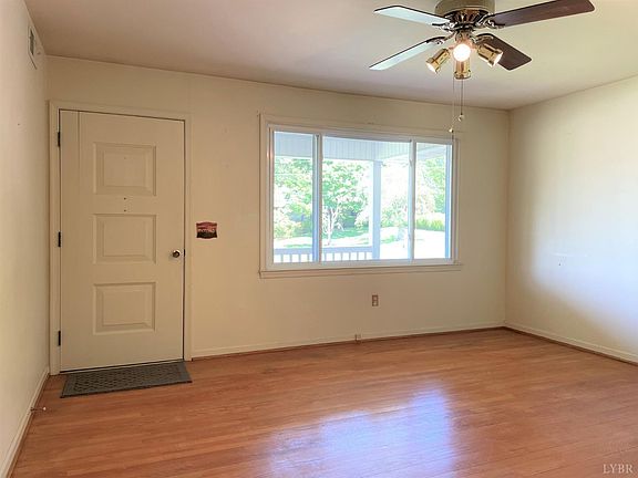 5th image of 113 Hollyberry Dr Lot 5