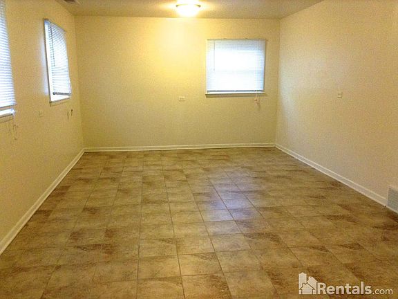 3rd image of 20306 Fairfield Ave