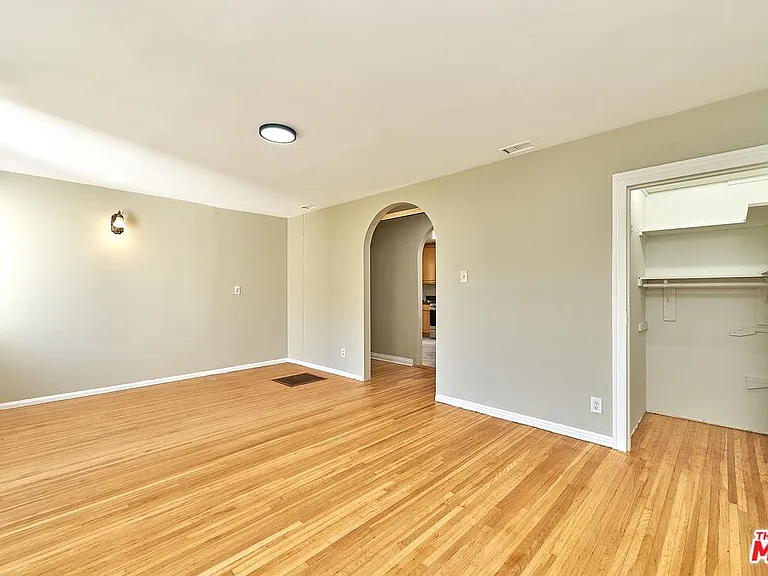 429 S Orange Dr — Photo 22