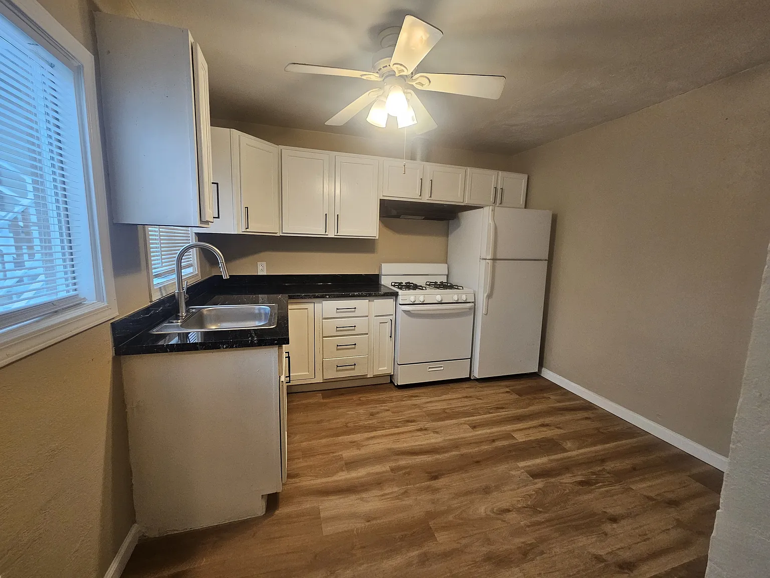 108 west 9th / York St — Photo 1