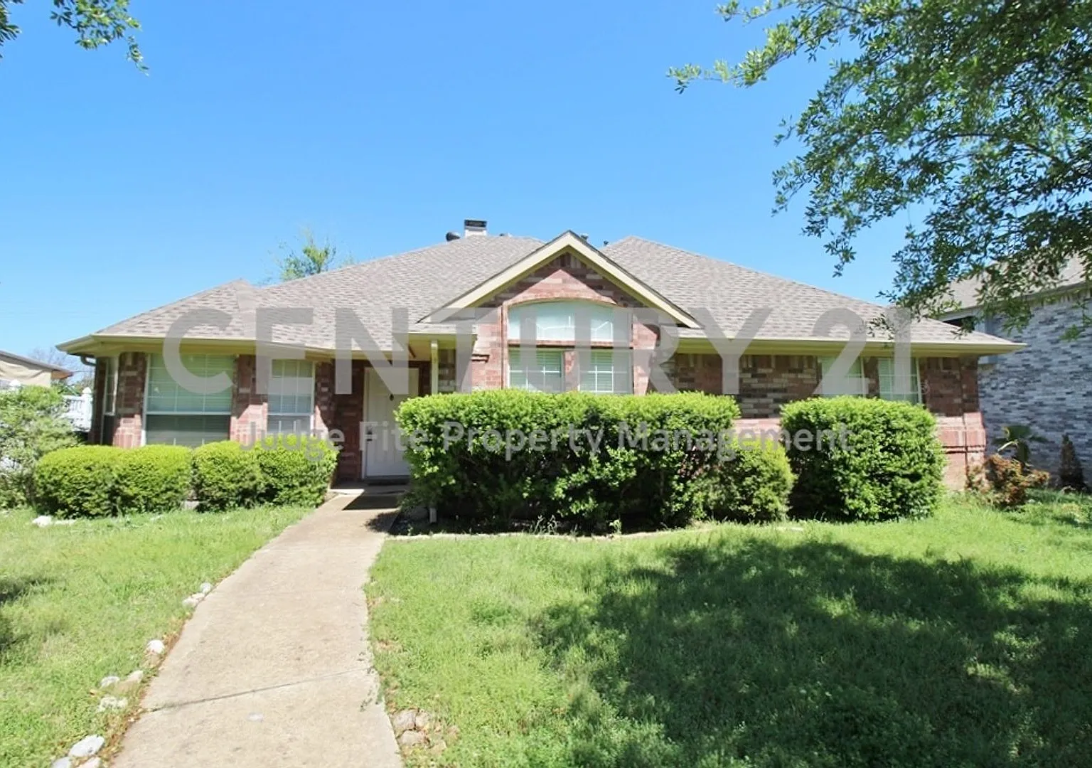 Exceptional 3/2/2 in Wylie Ready For Immediate Occupancy! — Photo 1