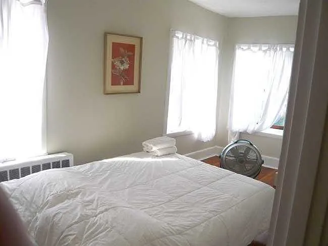 3 bed, $3,695 — Photo 2