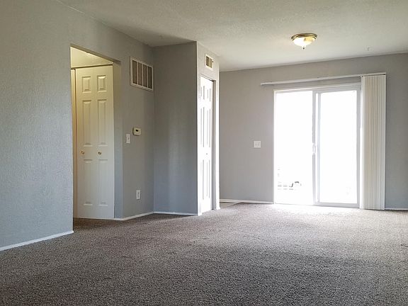 3rd image of 2677 Shoreland Ave #B1
