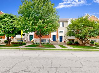214 Cassidy Ln, Elgin, IL 60124