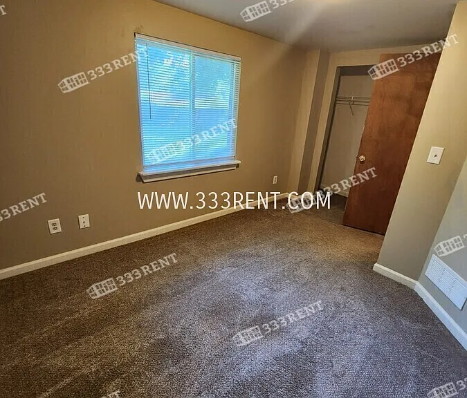 6404 E 155th St — Photo 15
