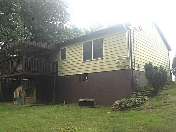 4th image of 15 Black Oak Dr