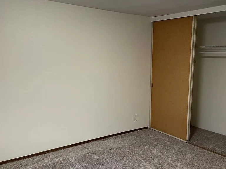 Lewison Place Apartments — Photo 10