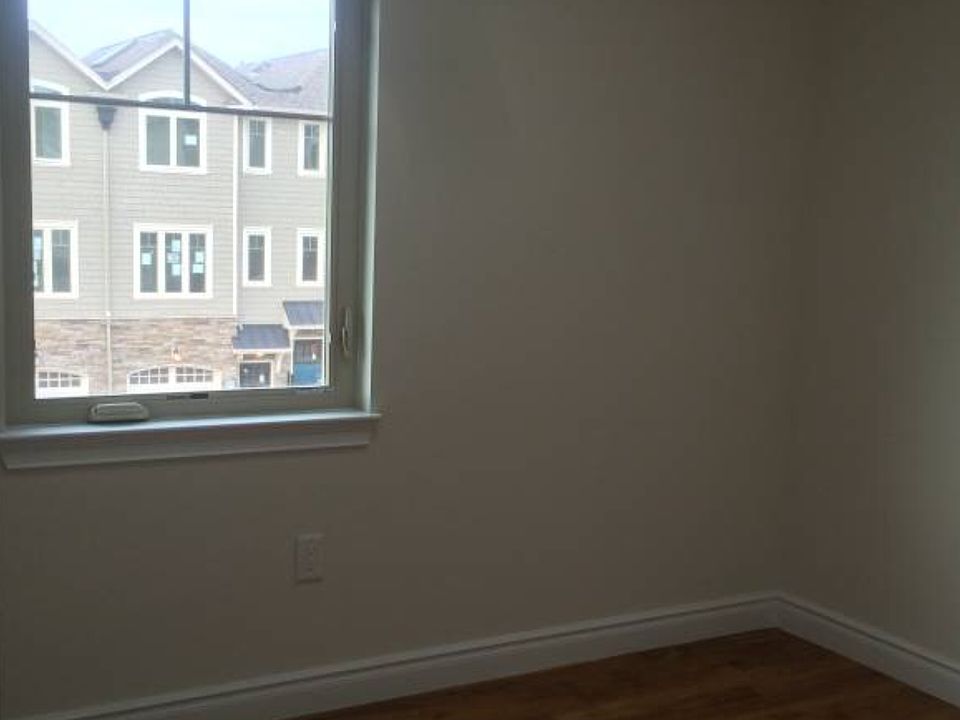 1st image of 131 Elson St #Main