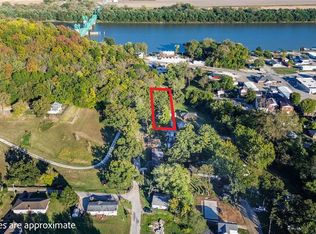 305 Vineyard St, Hardin, IL