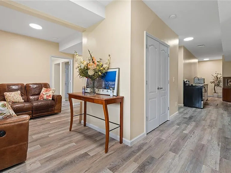 5504 Mountain View Smt — Photo 6