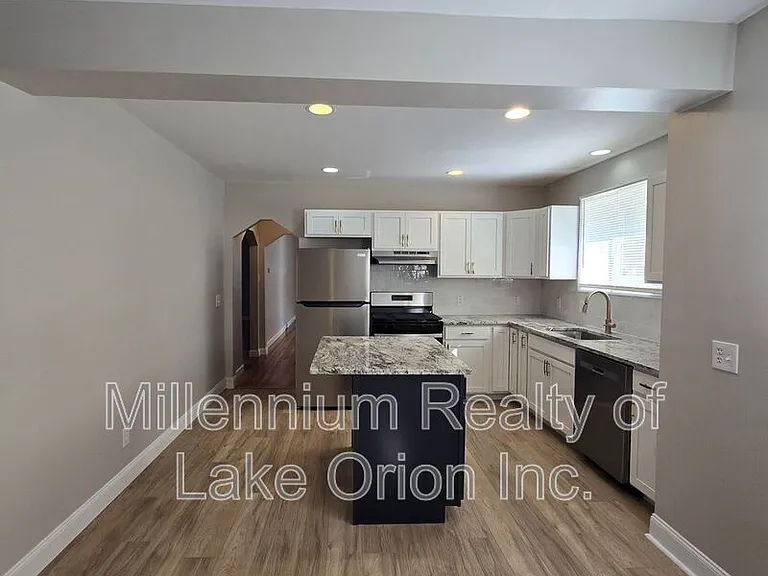 614 E Tennyson Ave — Photo 6