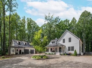 51 Hughes Rd, Farmville, VA 23901