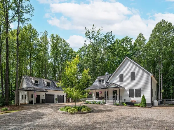 51 Hughes Rd, Farmville, VA 23901