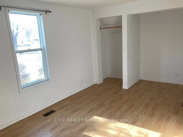 27 Grove St #MAIN FLR — Photo 4