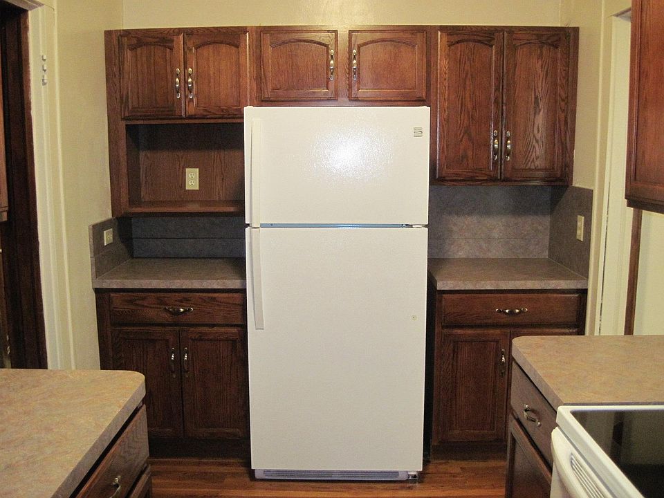 Plenty of cabinets
