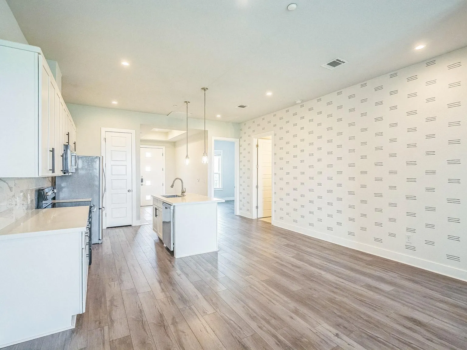 2 bed, 2.0 bath, 1200 sqft, $1,625 — Photo 3