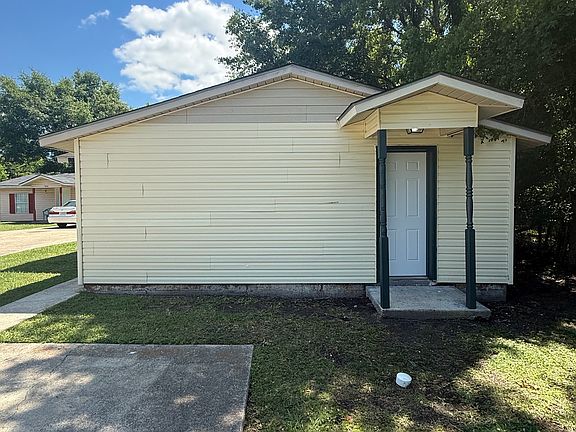 2nd image of 1016 Tucker Ave