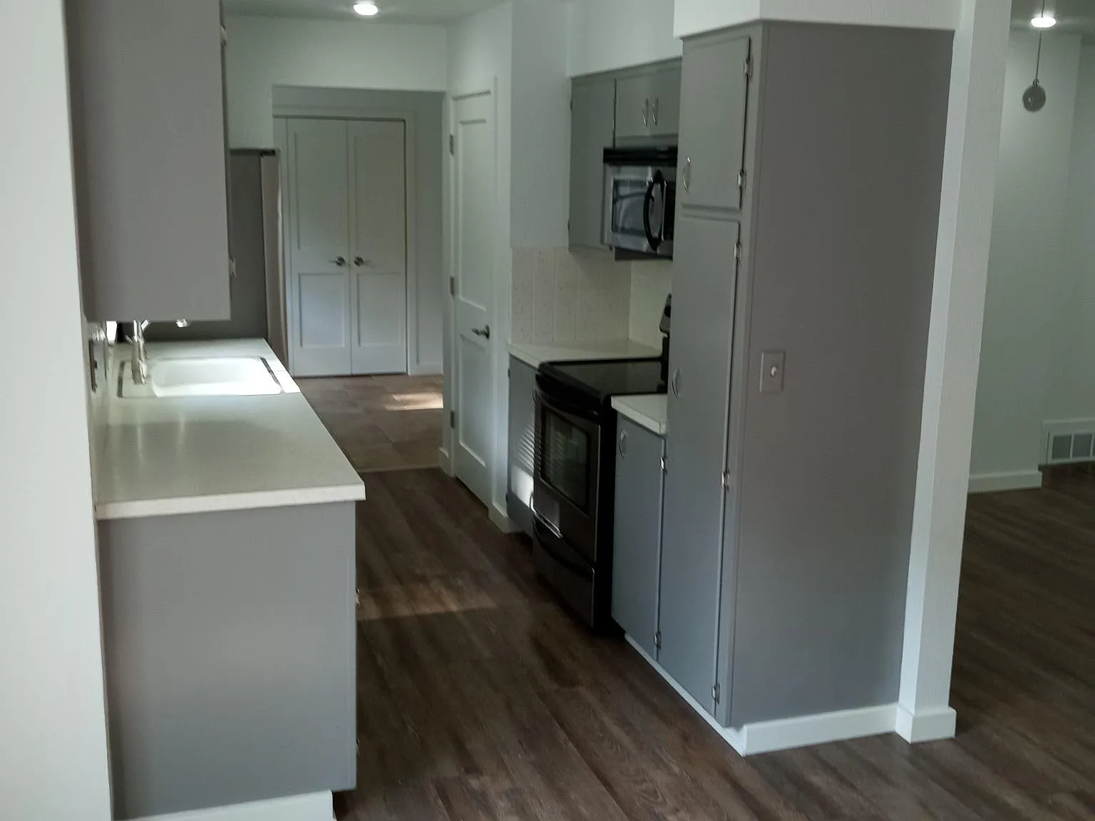 3 bed, 2440 sqft, $2,500 — Photo 4