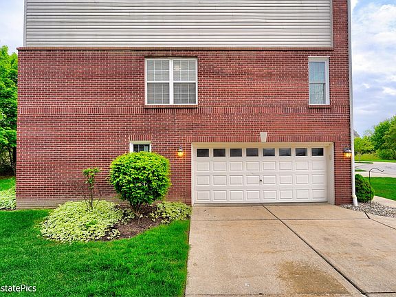 4th image of 43762 Cherry Grove Ct E