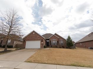 6209 W Grays Gap Rd, Fayetteville, AR 72704