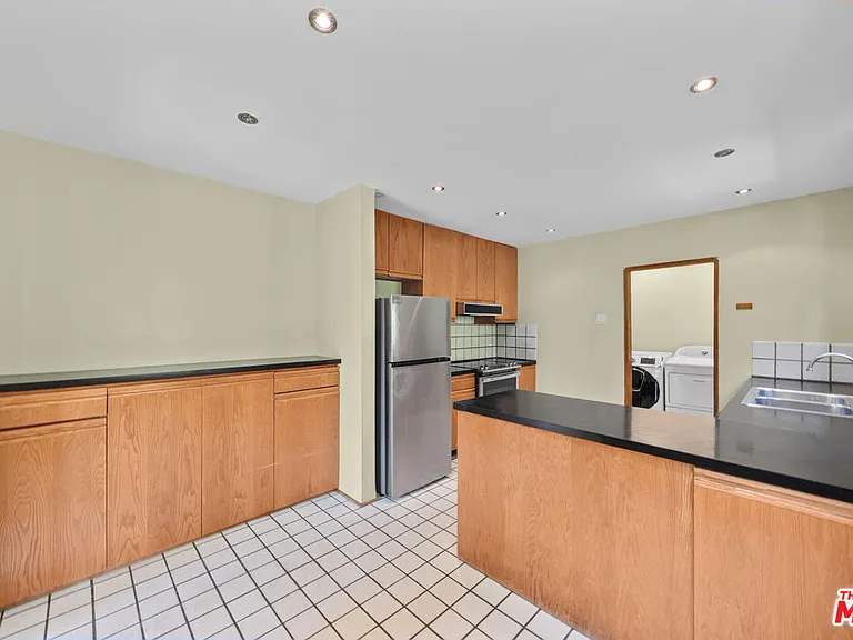 2569 Patricia Ave — Photo 15