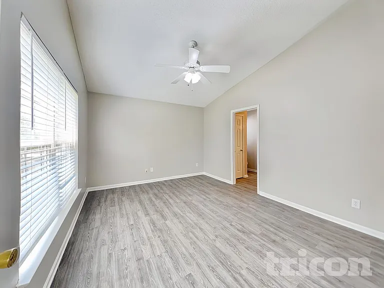 115 Markham Dr — Photo 8
