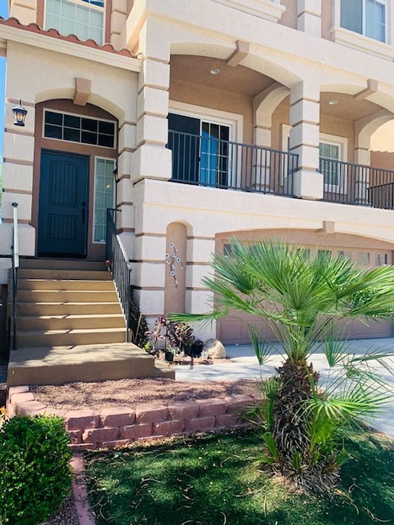4-Bedroom with pool — Photo 3