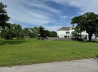 100 Favre St, Waveland, MS 39576
