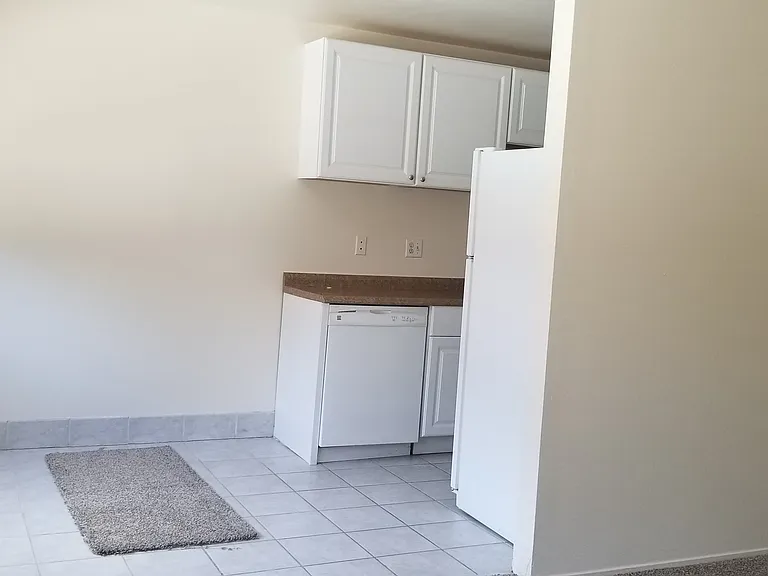 222 Milbrae Ln #10 — Photo 6