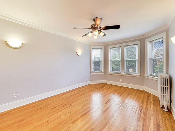 4th image of 4857 W Roscoe St #1