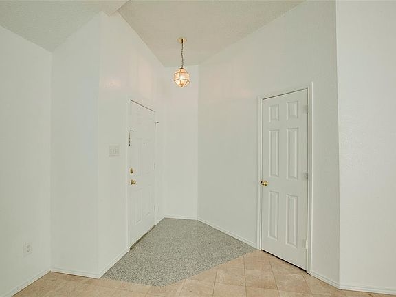 5th image of 944 Blossomwood Ct