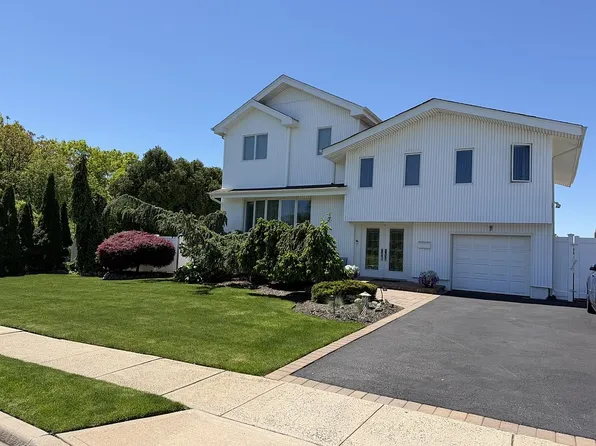 9 Placid St, Jericho, NY 11753