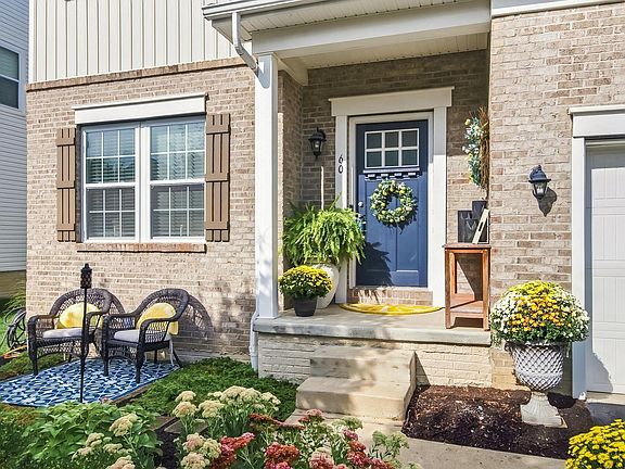 3rd image of 60 Carolyn Ln