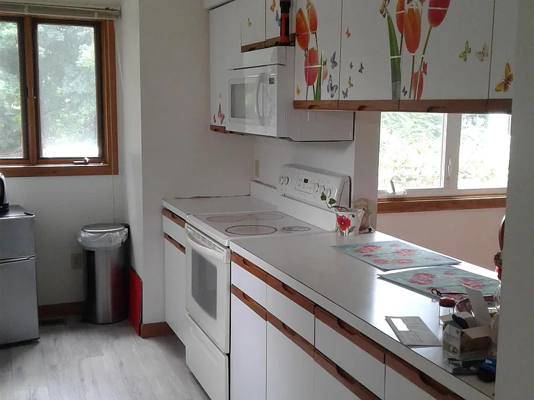 Eastbrook Hts — Photo 8