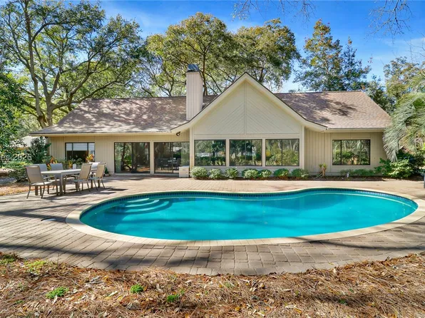 94 Coggins Point Rd, Hilton Head, SC 29928