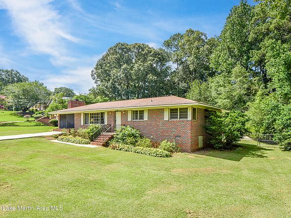 4th image of 322 Fairlane Cir