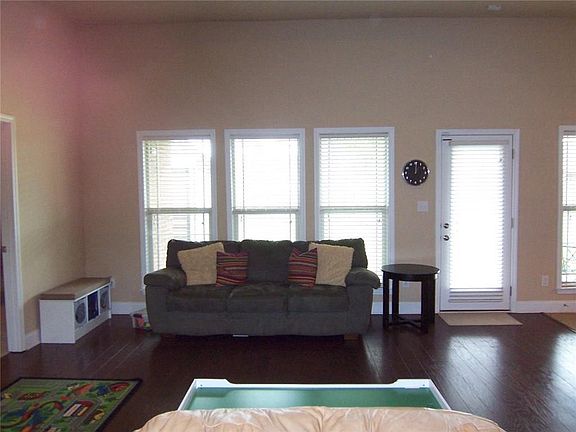 2nd image of 3346 Woodward Dr