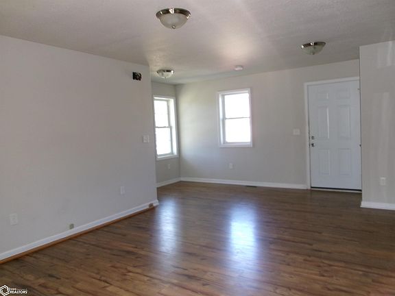 5th image of 505 S Elm St
