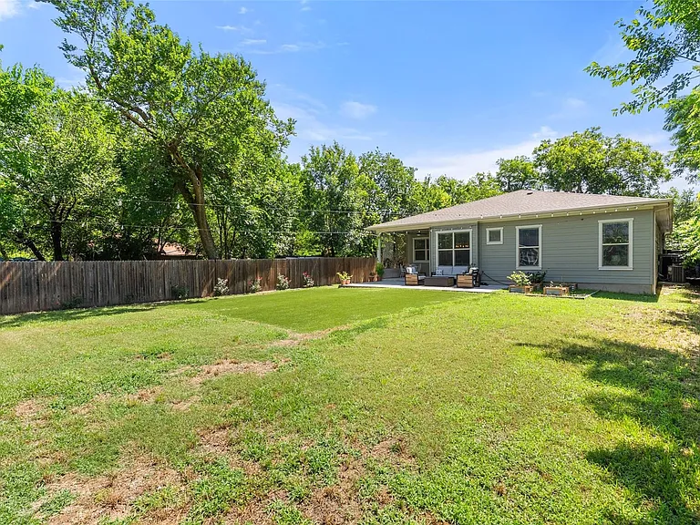 1410 Hart St — Photo 31