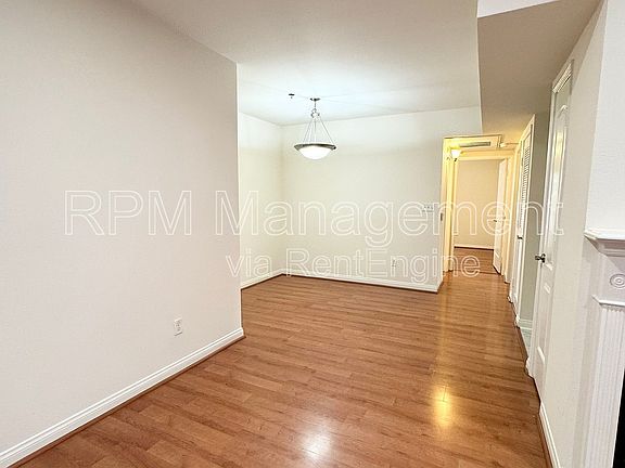 5th image of 843 N Hayworth Ave APT 104