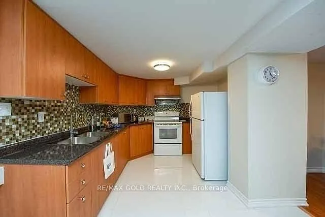 198 Harrowsmith Dr — Photo 16
