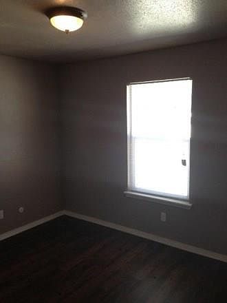 2nd image of 1320 N Oakland Ave