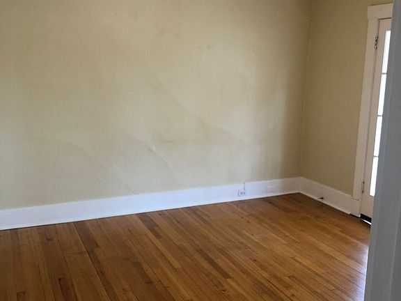 4th image of 38 N Oakdale Ave #22