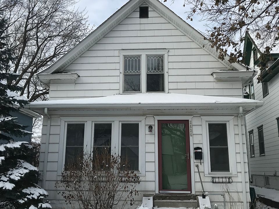1st image of 2526 Buchanan St NE