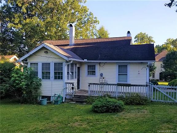 4th image of 215 Cottage Pl